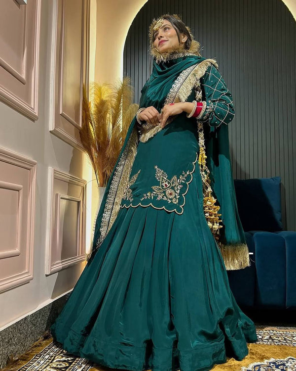 Elegant Emerald Green EmbroideredSet with Dupatta