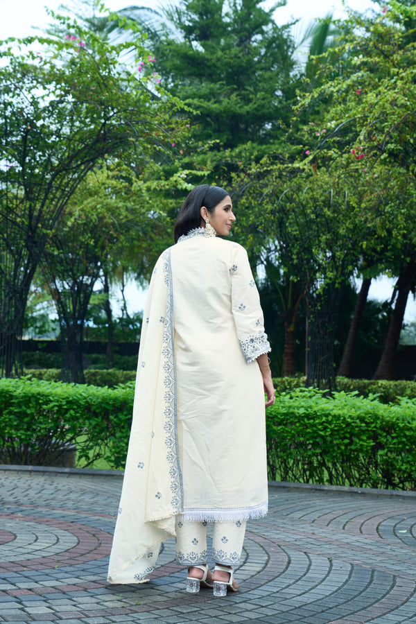 Elegant Cream Embroidered Cotton Kurti Set with Dupatta – Ethnic Grace Collection