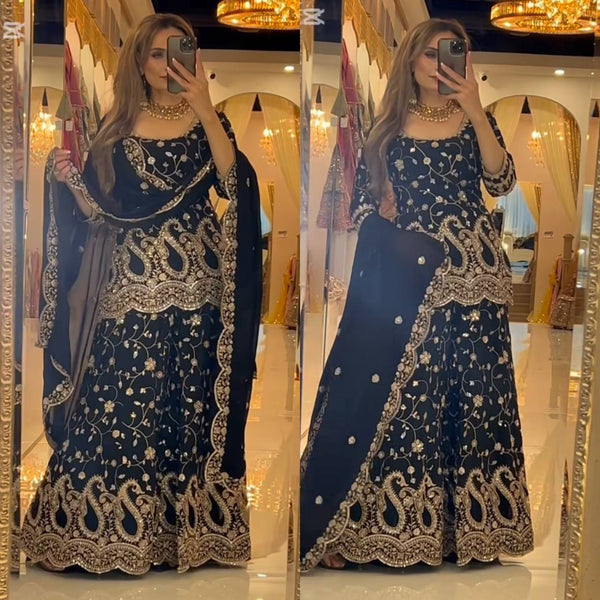 Glamorous Selfie Moments in Black and Gold