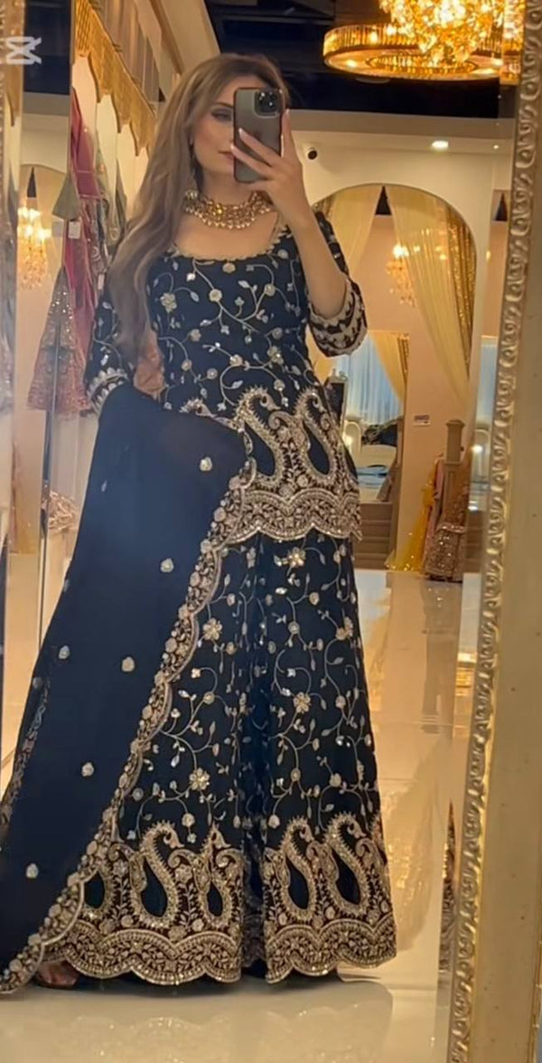 Glamorous Selfie Moments in Black and Gold