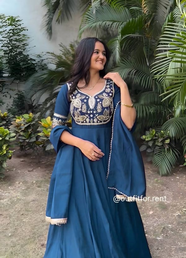 Graceful Serenity: Woman in Purple Embracing Nature kf