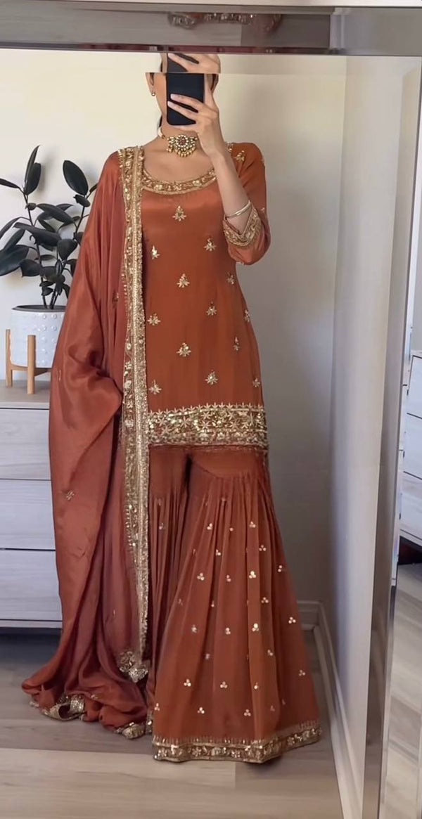 Elegance in Black and Gold: A Captivating Fashion Statement