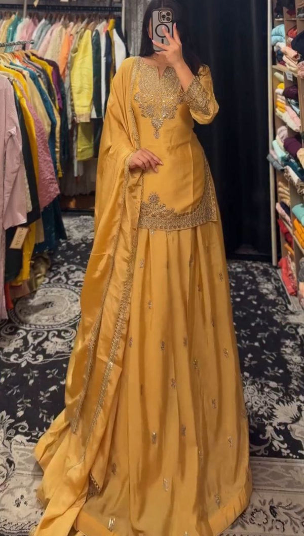 Luxe Lengha Ensemble: Celebrate Tradition with Colorful Sophisticatio