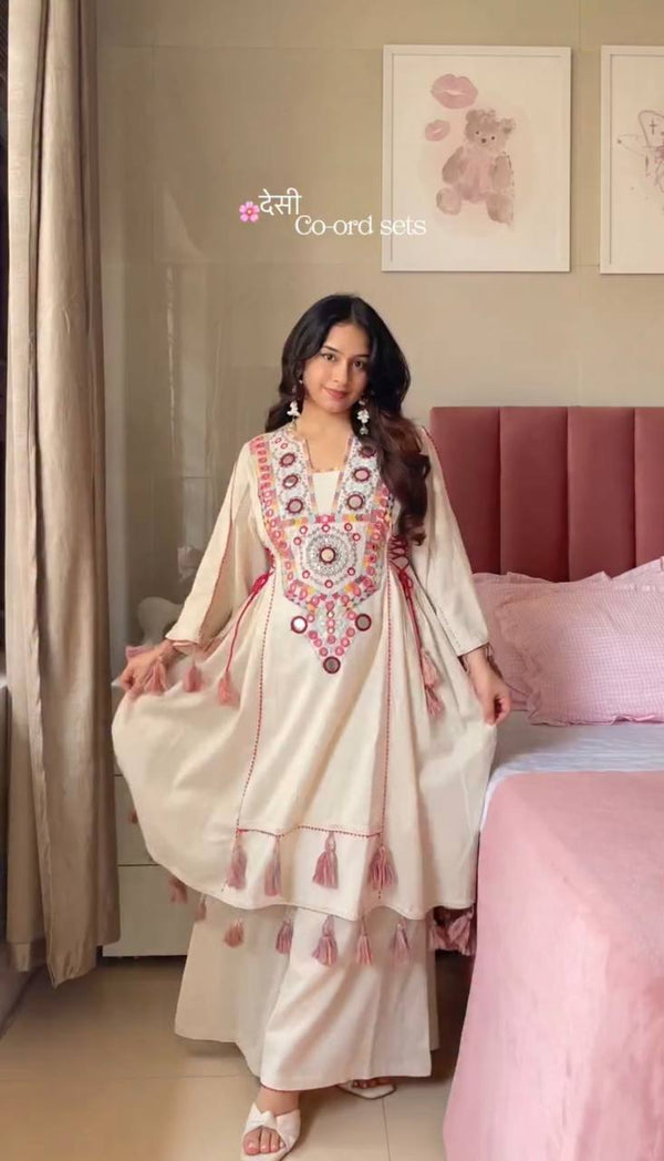 Opulent Beige Kurta: Artful Embroidery for Refined Style