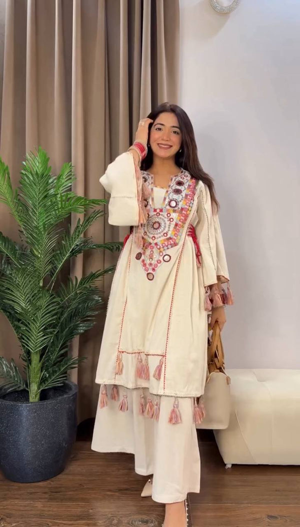 Opulent Beige Kurta: Artful Embroidery for Refined Style