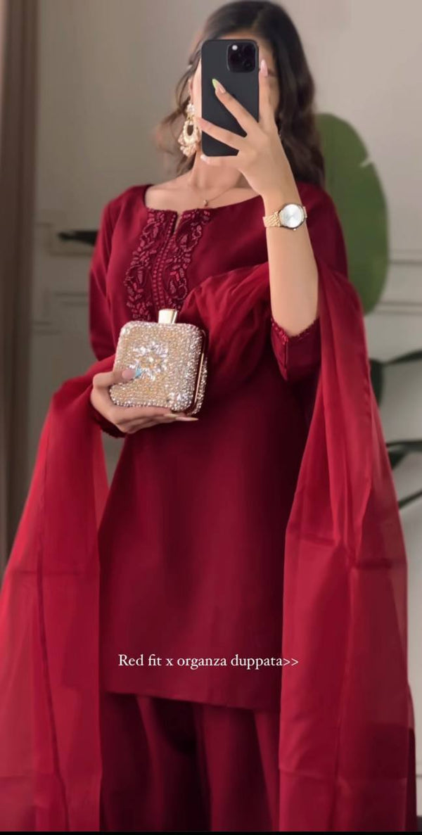 Chic Maroon Silk Ensemble with Organza Dupatta and Embellished Clutch