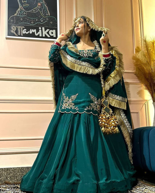 Elegant Emerald Green EmbroideredSet with Dupatta