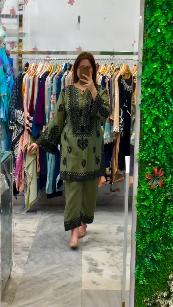 Timeless Elegance: A Showcase of Women’s Fashion Masterpieces