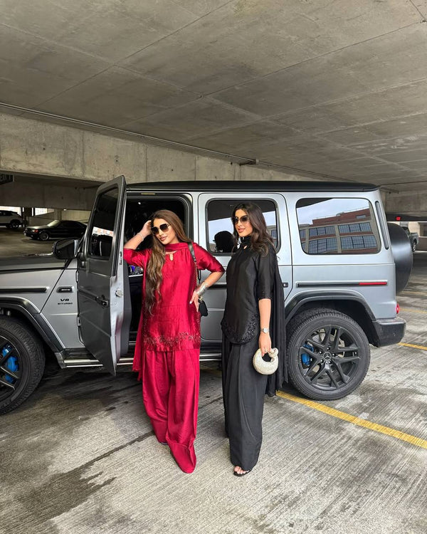 Timeless Glamour: The Art of Self-Expression in Blue Elegance